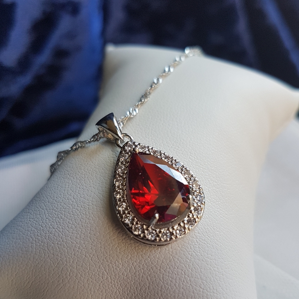 Swarovski Elements 925 Sterling Silver Red Teardrop Necklace & Earrings SET NEW - Picture 4 of 15